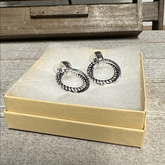 Lauren Ralph Lauren great shape twist double circle hoop silver post earrings - Picture 5 of 5